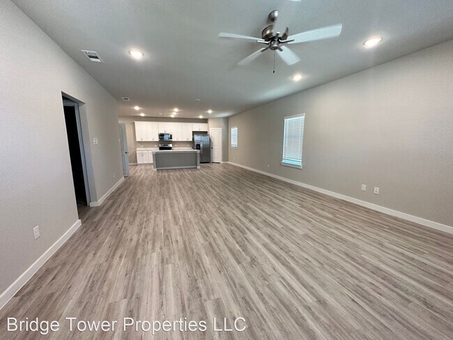 Building Photo - 4 br, 2.5 bath House - 4072 Dayton Drive