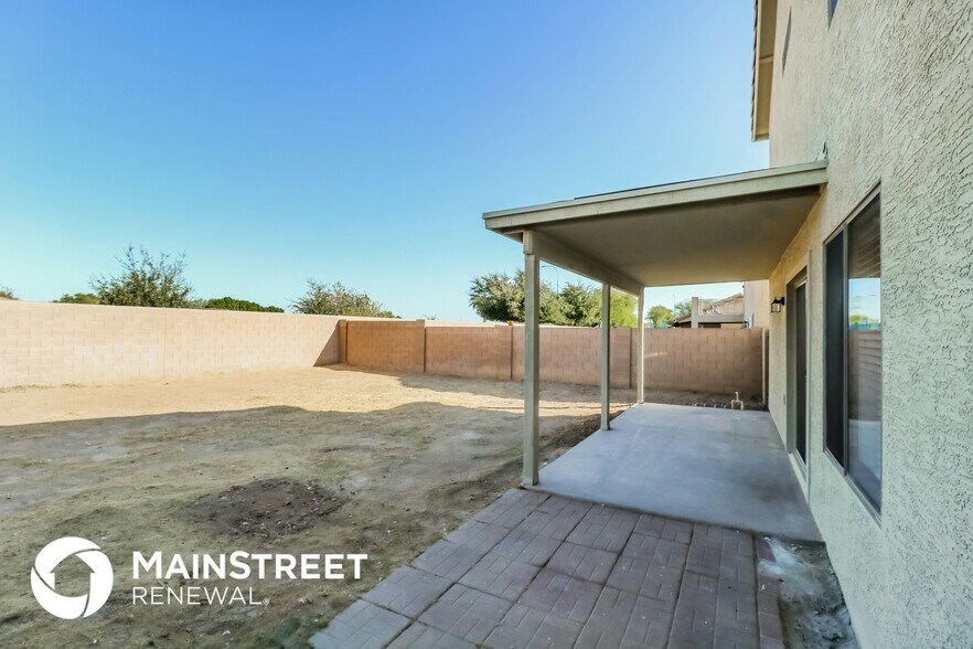 Building Photo - 10622 W Alvarado Rd