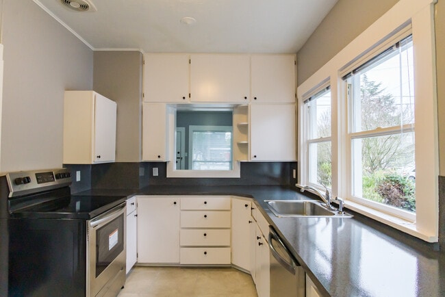 Building Photo - 7547 26th Ave NW