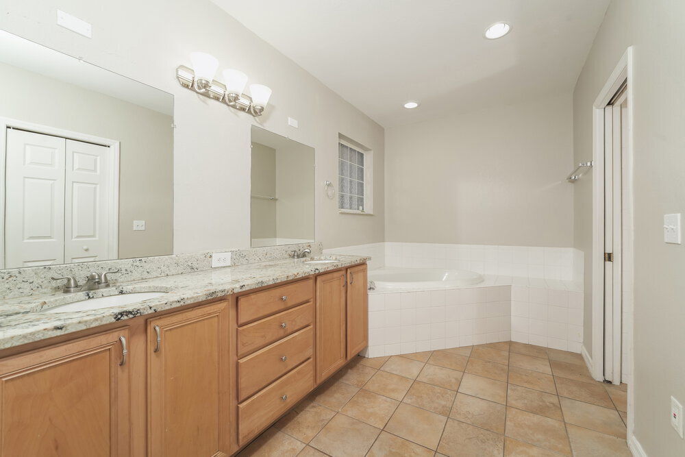 Building Photo - 6557 Shepherd Oaks Rd