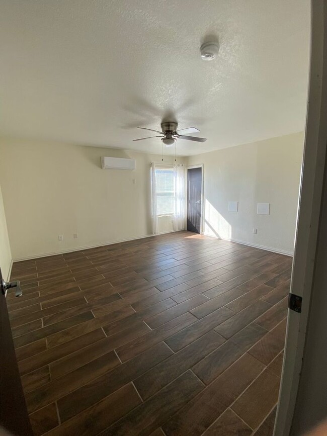 Building Photo - HOME FOR RENT IN THE UTEP AREA