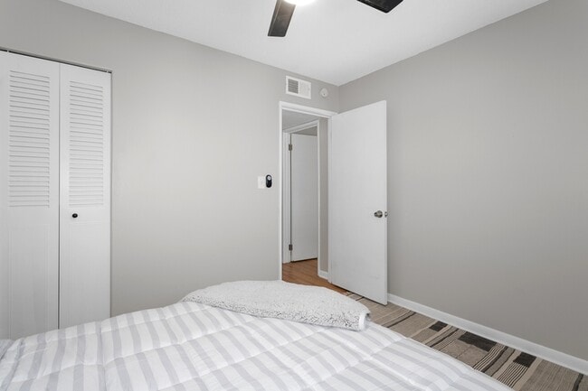 Building Photo - 516 Splitlog Ave