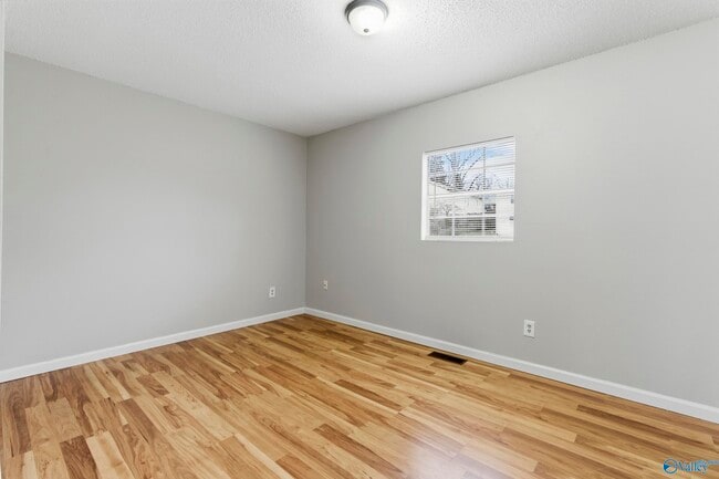 Building Photo - 1506 Toll Gate Rd SE