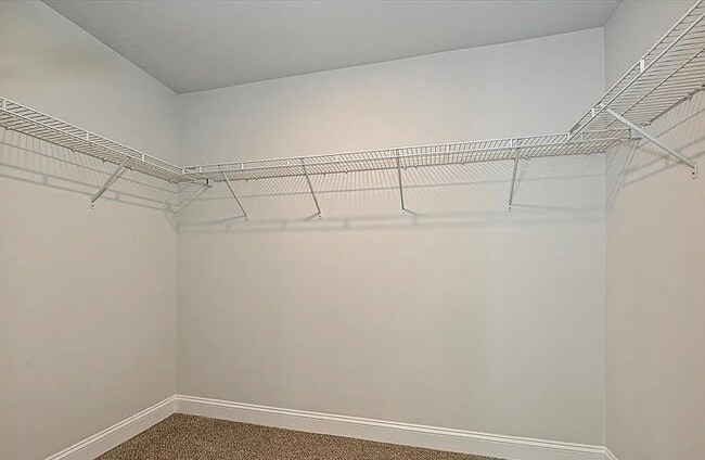 Building Photo - 512 Kingsway Cir