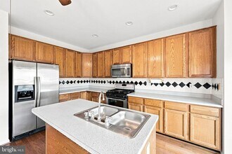 Building Photo - 6147 Early Autumn Dr