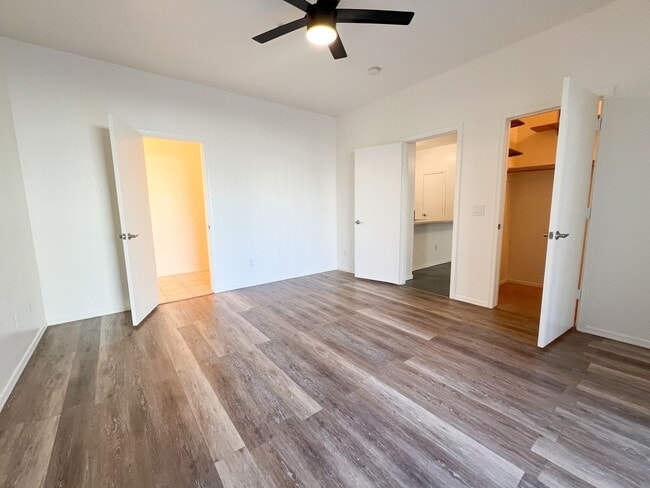 Building Photo - TOWNHOME - COTTONWOOD - HOA Cottonwood Square Commons