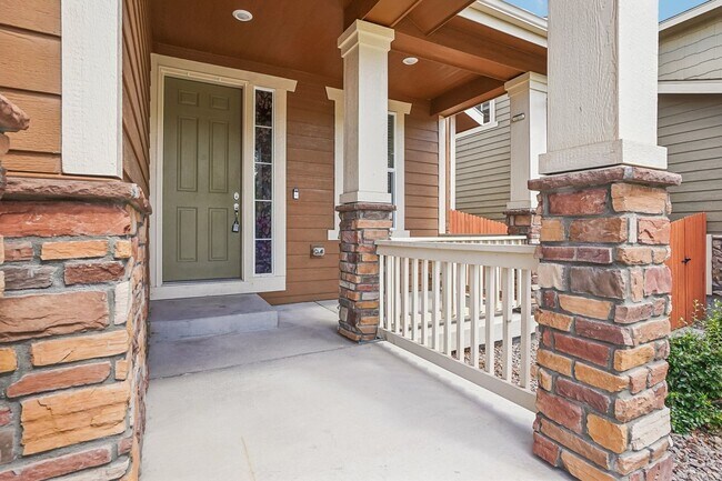 Building Photo - Luxurious Living: 2,367 Sq Ft Home with 4 Baths in Prime Location