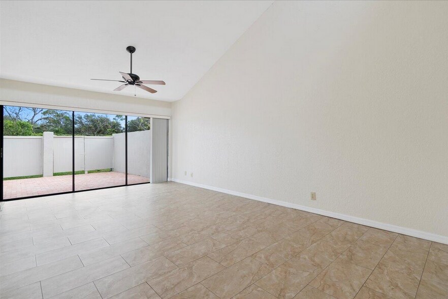 Building Photo - 12775 Spinnaker Ln