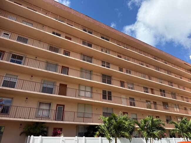 Building Photo - 14575 Bonaire Blvd