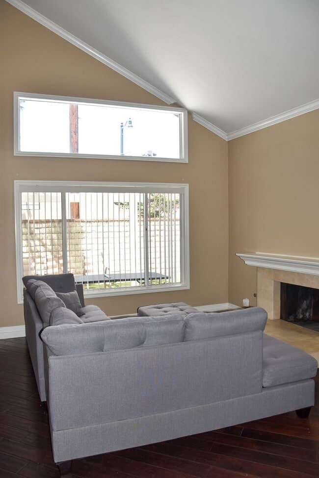 Building Photo - Steps to Chapman University