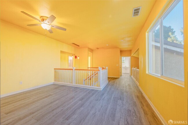 Building Photo - 5476 Summerfield Dr