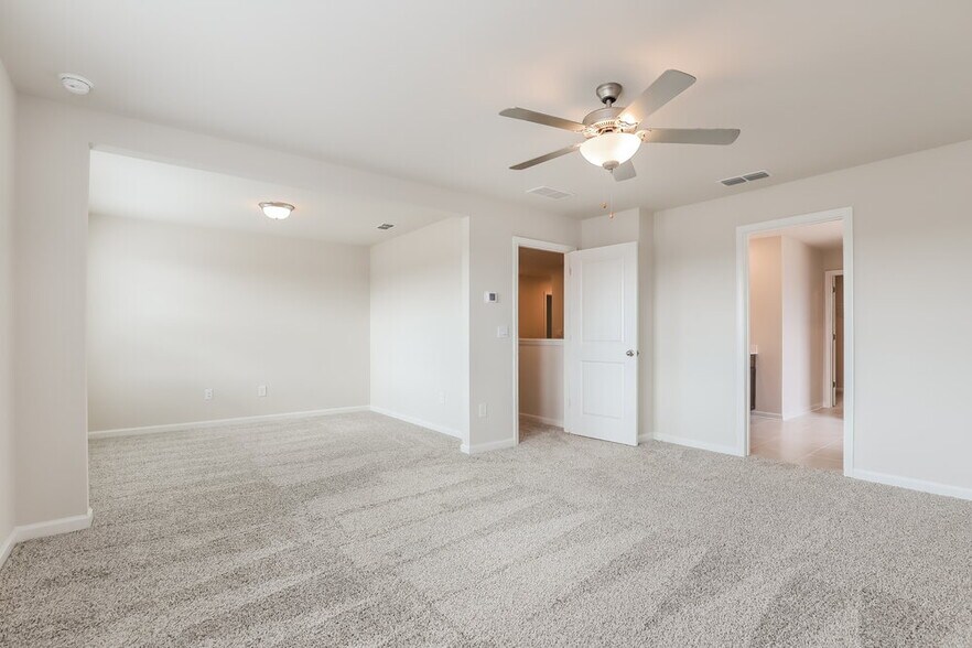 Building Photo - 5922 Green Ash Ct
