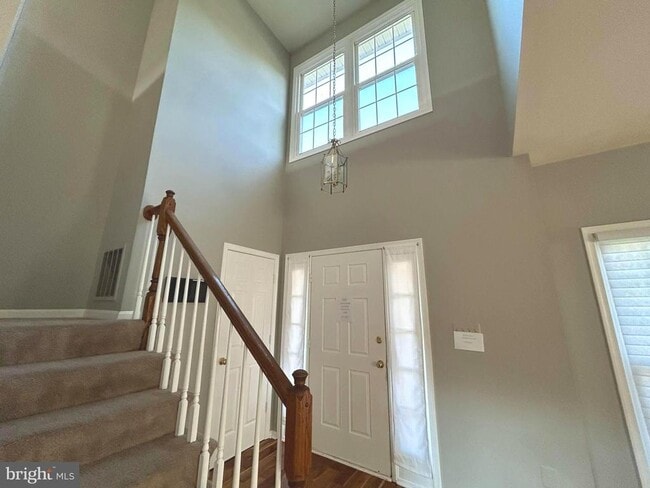 Building Photo - 5556 Village Center Dr