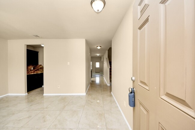 Building Photo - 2043 Naplechase Crest Dr