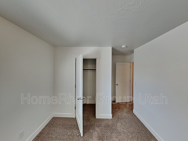 Building Photo - 836 E 340 S