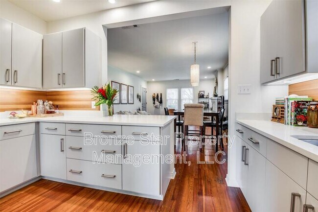 Building Photo - 816 Cristler Ave