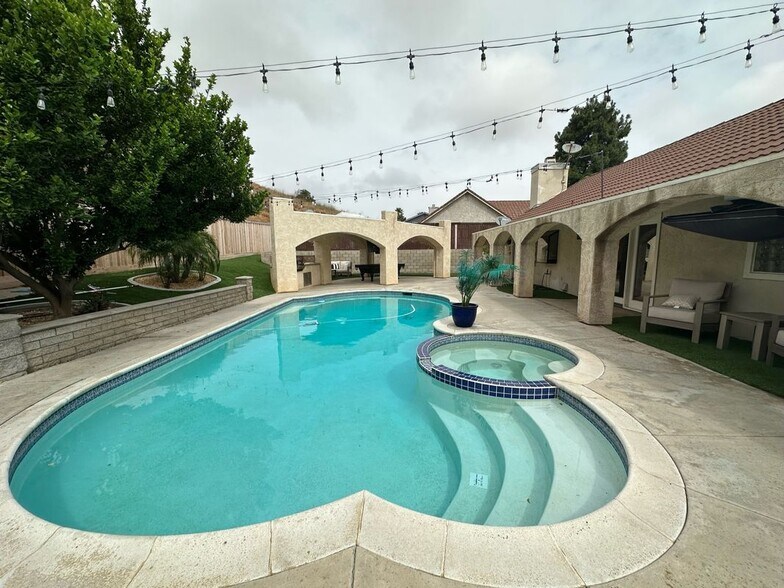 Building Photo - 11296 Heathcliff Dr
