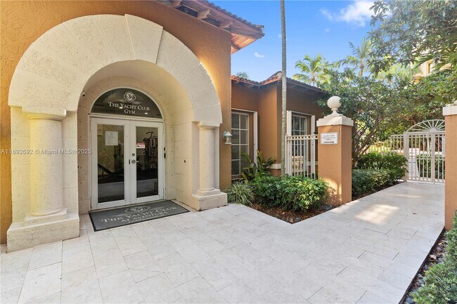 Building Photo - 19655 E Country Club Dr