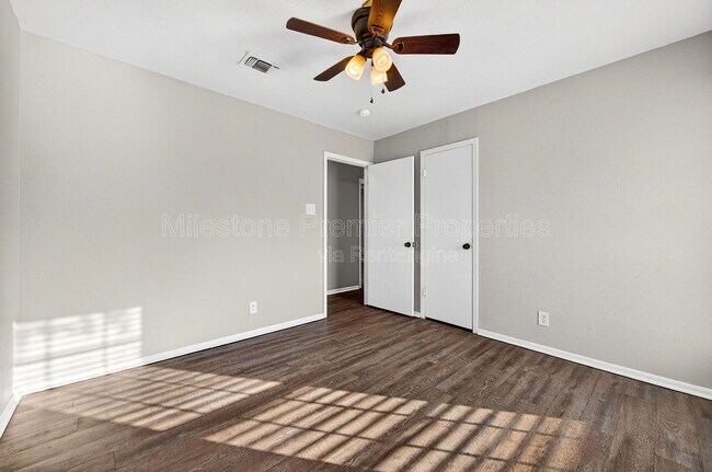 Building Photo - 401 Utah St