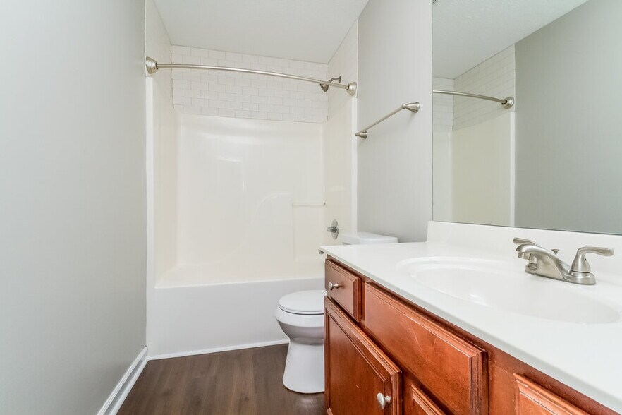 Building Photo - 1733 Kinsale Ave