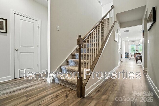 Building Photo - 3140 Seville St