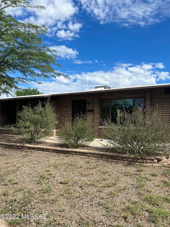 Building Photo - 1504 S Shannon Rd