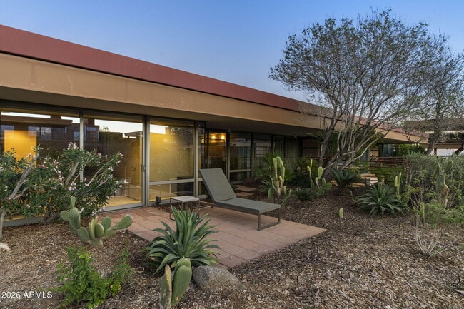 Building Photo - 7167 E Rancho Vista Dr