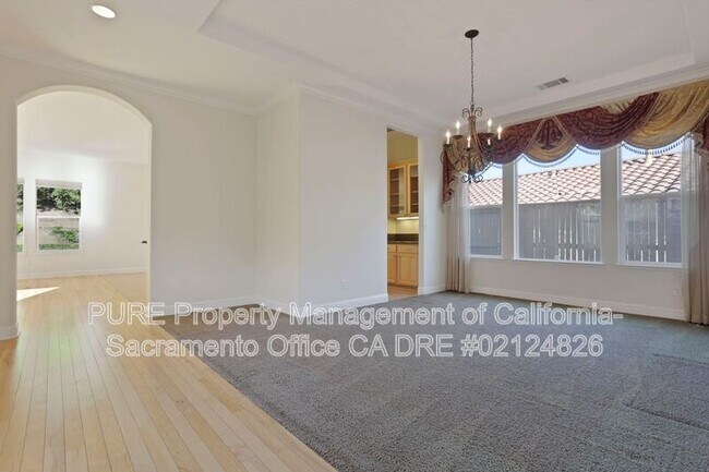 Building Photo - 1143 Bevinger Dr