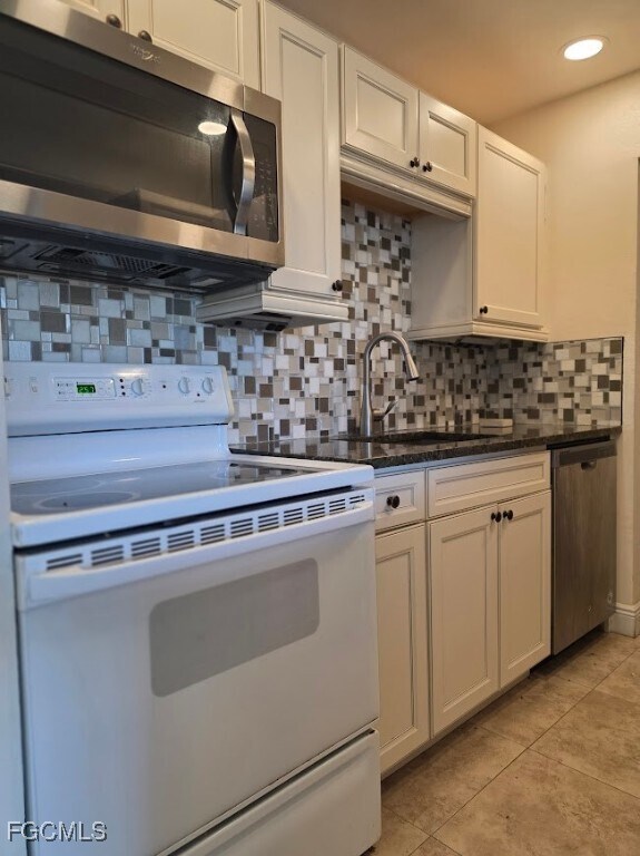 Building Photo - 2845 Winkler Ave