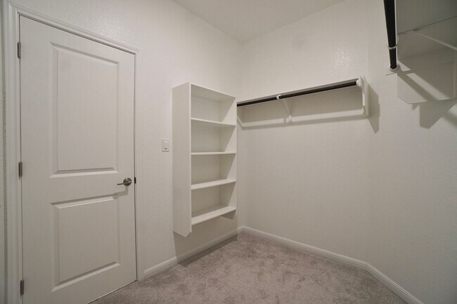 Building Photo - 1610 Iberville Dr