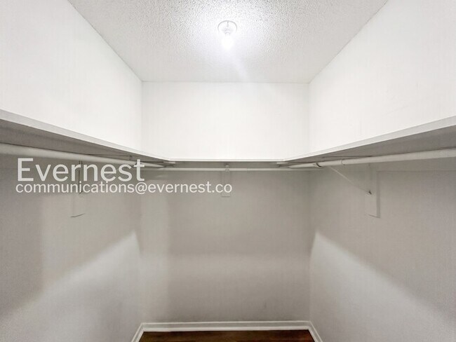 Building Photo - 6571 Ashland Dr