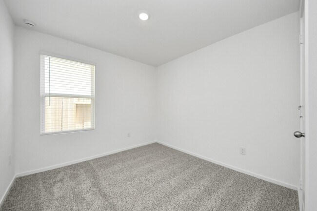 Building Photo - 40630 Balsam Run Ln