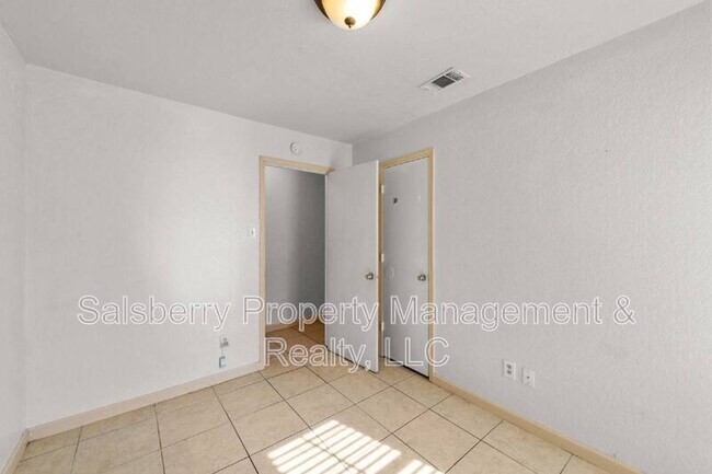 Building Photo - 8510 Gatlinburg Dr