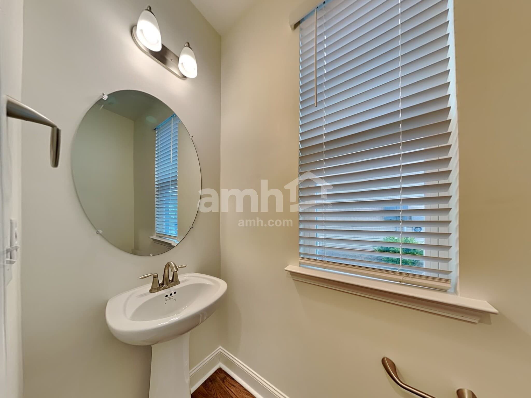 Building Photo - 318 Azore Way