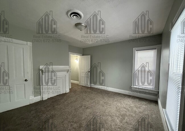 Building Photo - 148 1/2-148 1/2 E Allen St