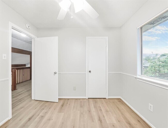 Building Photo - 23227 Timberbrook Dr