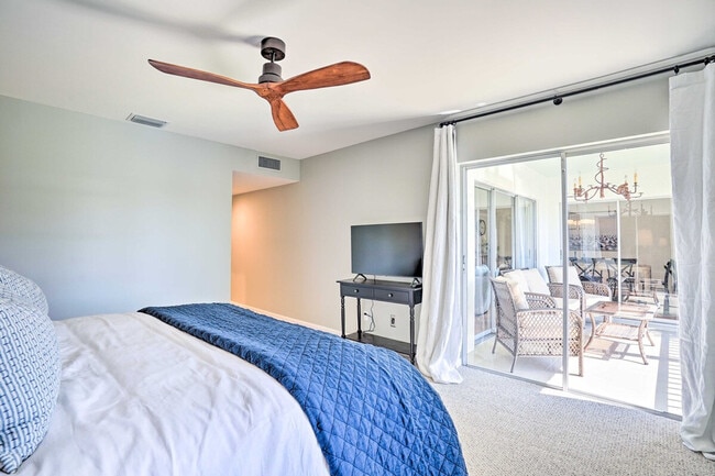 Building Photo - 215 Bobolink Way