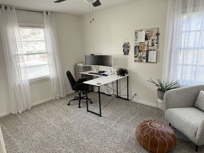 Building Photo - "Adorable 3-Bed Home with Modern Updates, Classic Charm and a Spacious Backyard Retreat!"