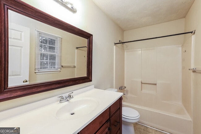 Building Photo - 2350 Bankstone Dr SW