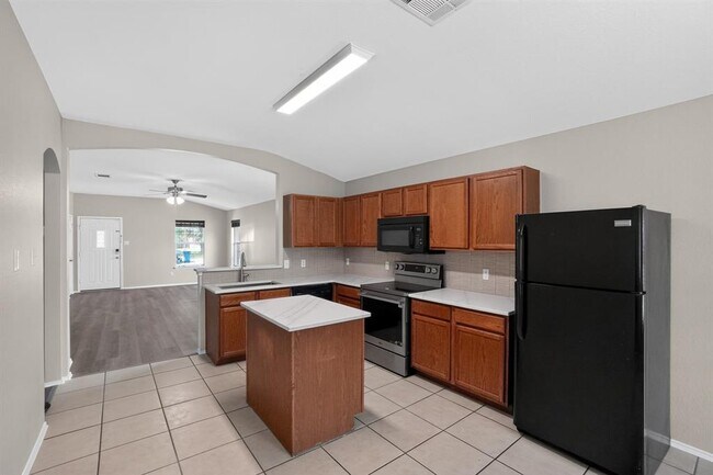 Building Photo - 111 Mossy Rock Cove