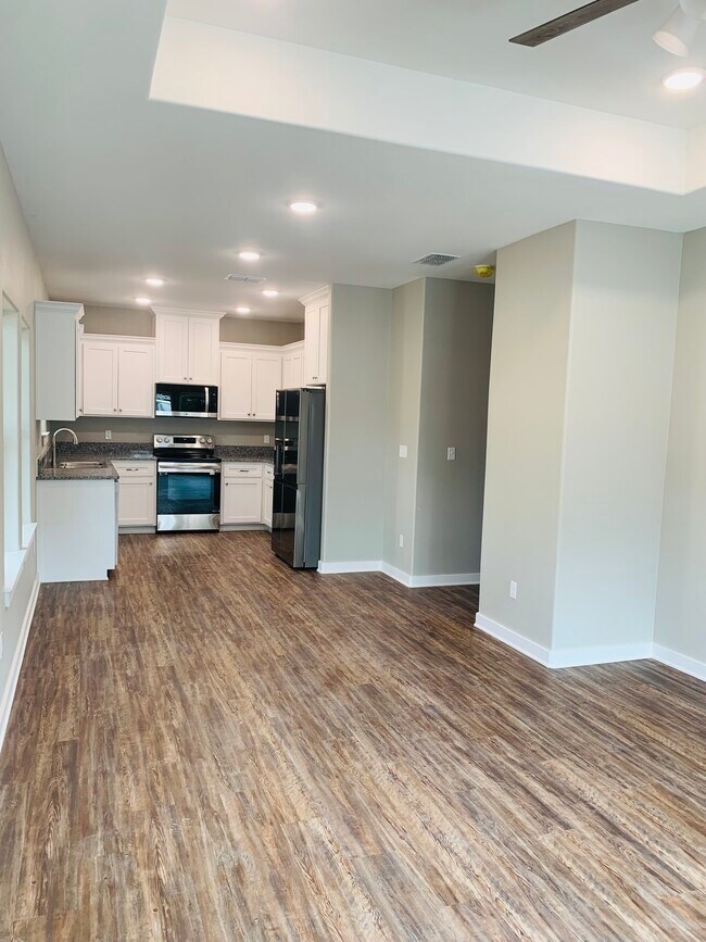 Building Photo - Chestnut (440)