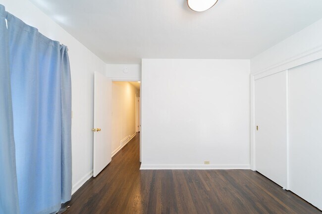 Building Photo - Newly Remodel Home in West Hills!