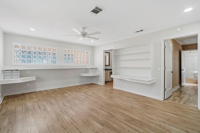 Building Photo - 6215 Westcott St