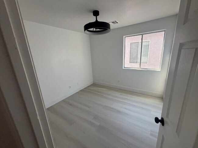 Building Photo - Spacious 4Br/3Ba Home in Galena Pointe – in North Las Vegas