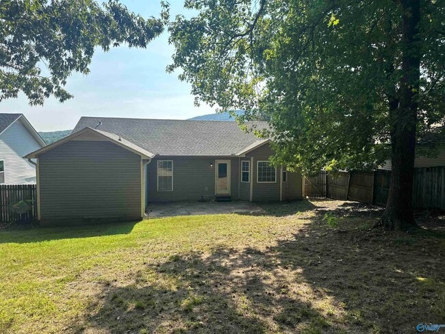 Building Photo - 196 Hollington Dr NE