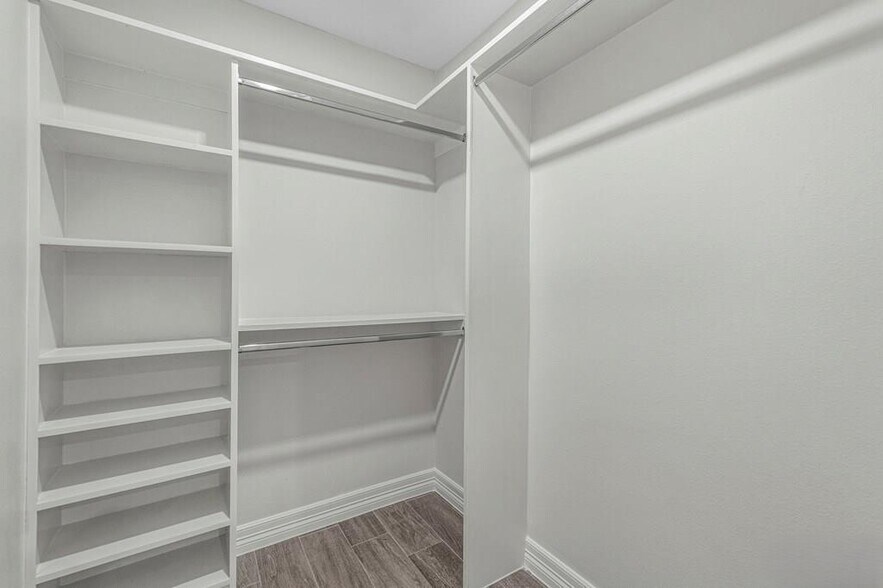 Building Photo - 835 E Taylor St