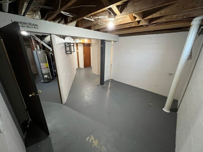 Building Photo - 3 Bed 2 Bath House