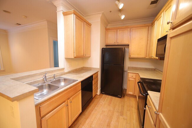 Building Photo - First Floor Condo in Atlantic Place