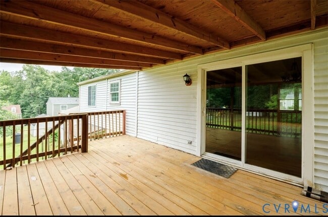 Building Photo - 5712 Willowbranch Dr