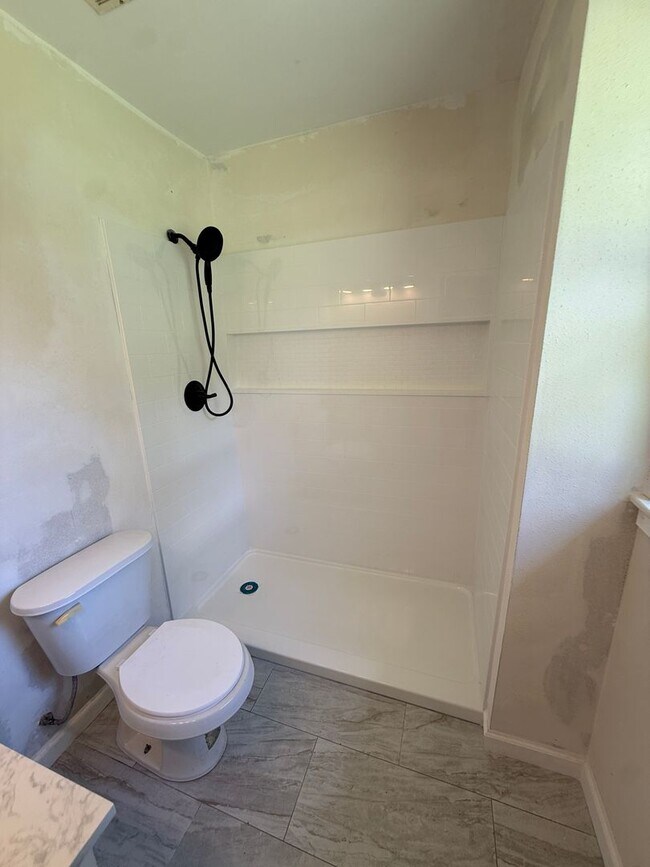 Building Photo - 7467 Glenetta Ct
